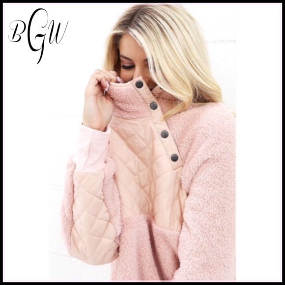 🆕5⭐️BEST SELLER Gorgeous Faux Fur Top - Picture 1 of 4